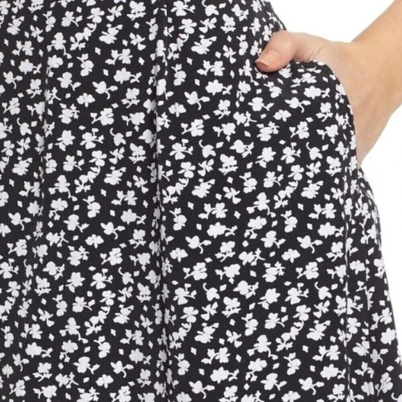 SOMETHING Navy floral mini Skirt sz XSmall - Picture 11 of 11